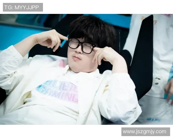 BLG迎战TES争夺季后赛关键席位两队实力对决引爆电竞热潮