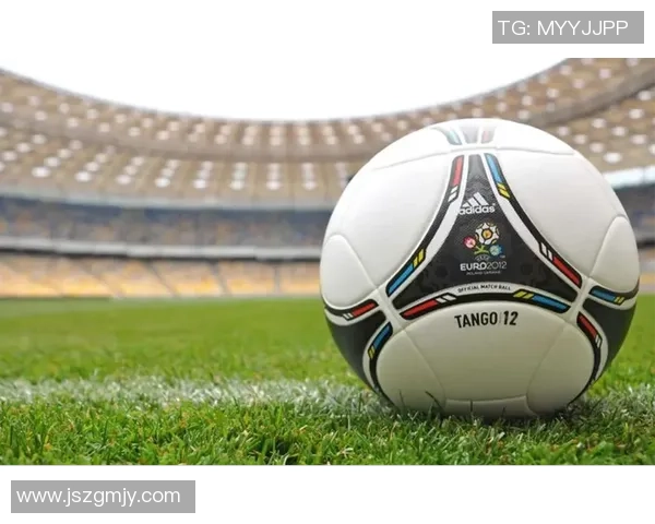 台球技巧与策略的全面解析：从基础训练到高级竞技水平的提升之路