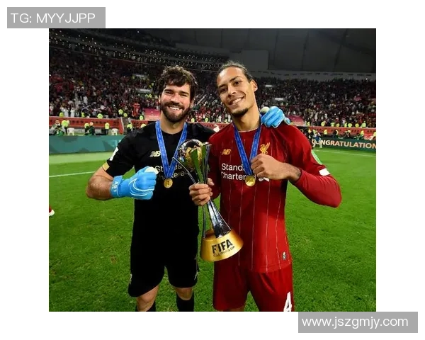 维吉尔范迪克以钢铁意志统领防线再现现代足球防守艺术巅峰 维吉尔范迪克以钢铁意志统领防线再现现代足球防守艺术巅峰